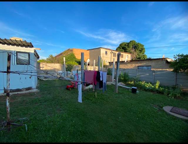 8 BEDROOM HOUSE FOR SALE IN KEMPTON PARK WEST